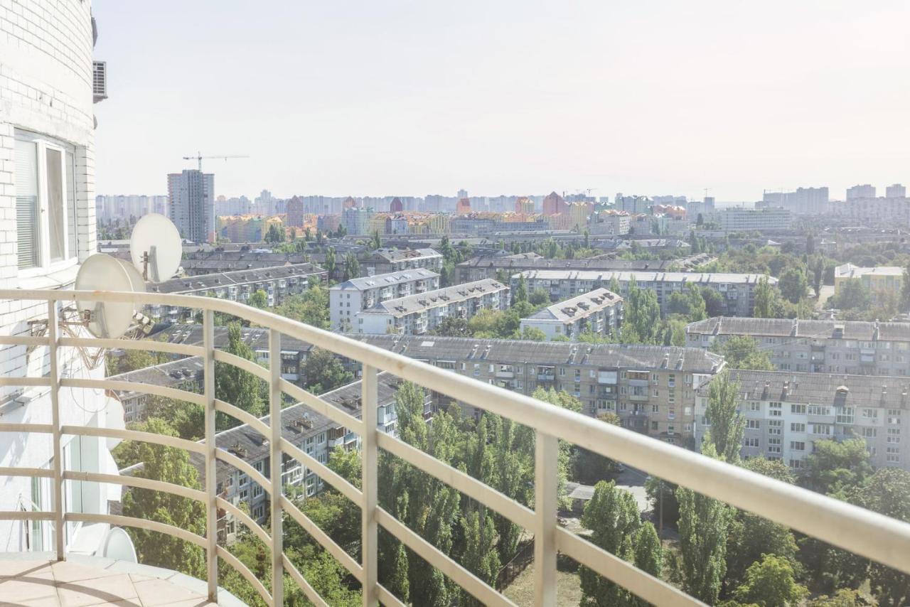 Apartments On Darnitsa Kiev Buitenkant foto